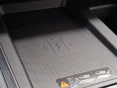 Used 2025 GMC Acadia AT4 image 24