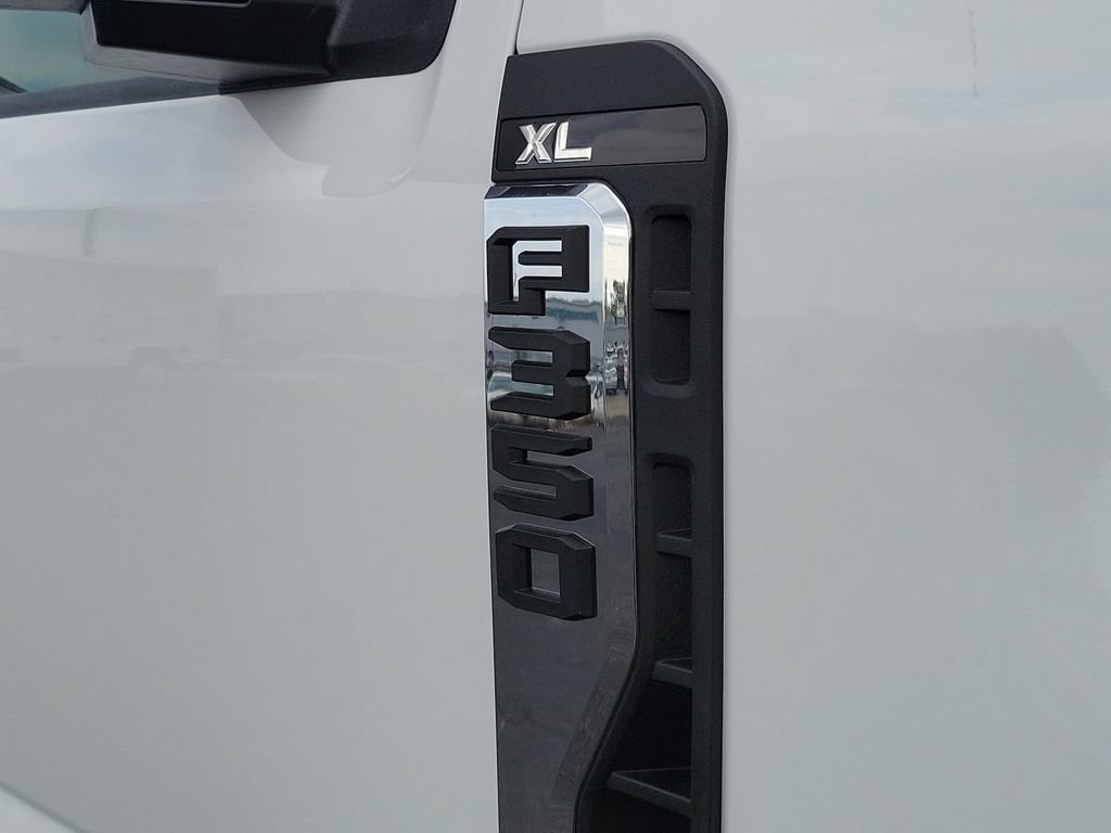New 2026 Ford F350 XL w/ FX4 Off-Road Package AWD/4WD image 8