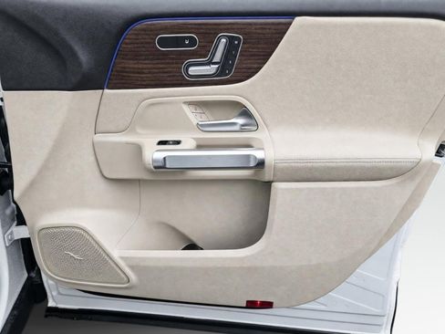 New 2026 Mercedes-Benz GLB 250 4MATIC image 24
