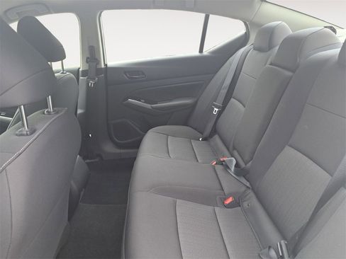 Used 2023 Nissan Altima 2.5 SV image 13