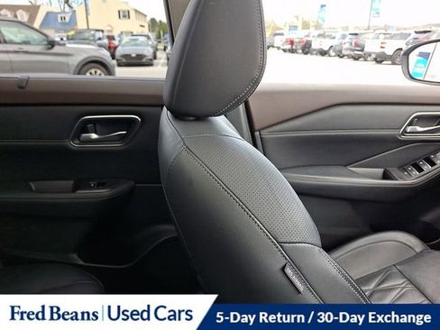 Certified 2022 Nissan Rogue Platinum w/ Head-Up Display Package AWD/4WD image 15