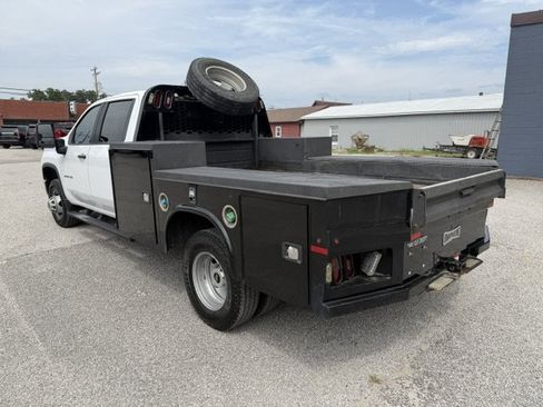 Used 2020 Chevrolet Silverado 3500 W/T w/ WT Convenience Package AWD/4WD image 3