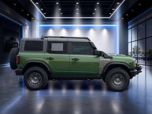 Used 2024 Ford Bronco Everglades AWD/4WD image 3