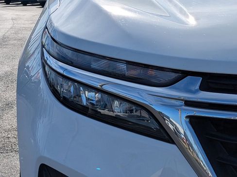 Used 2022 Chevrolet Equinox LS image 10