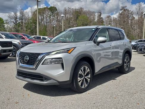 Used 2021 Nissan Rogue SV image 4