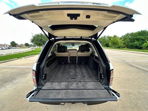 Used 2019 Land Rover Range Rover HSE image 10
