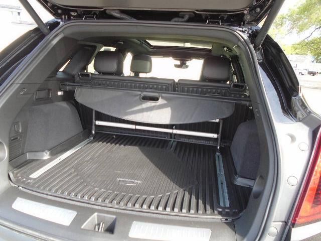 Certified 2025 Cadillac XT5 Premium Luxury w/ Technology Package AWD/4WD image 29