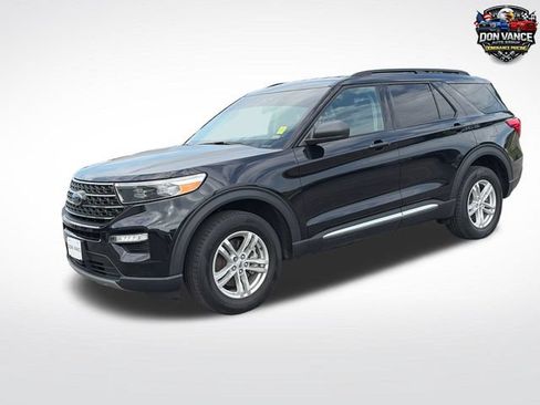 Used 2023 Ford Explorer XLT w/ Equipment Group 202A AWD/4WD image 2