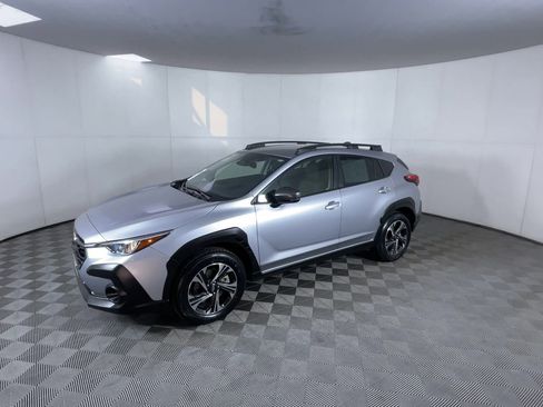 Used 2024 Subaru Crosstrek 2.0i Premium w/ Crosstrek Mirror Package AWD/4WD image 4