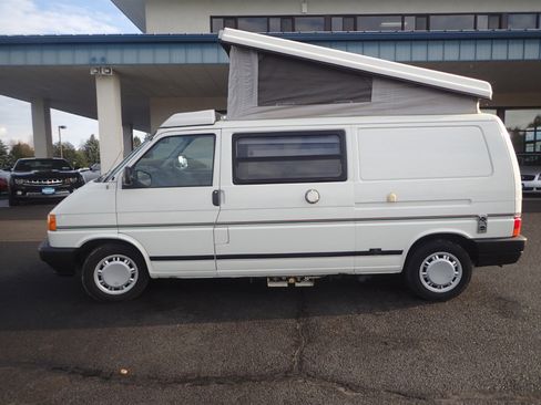 Used 1995 Volkswagen Eurovan Camper image 2