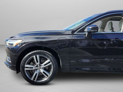 Used 2020 Volvo XC60 T8 Momentum w/ Protection Package Premier image 27