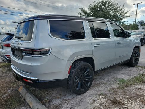 Used 2023 Jeep Grand Wagoneer Base image 3