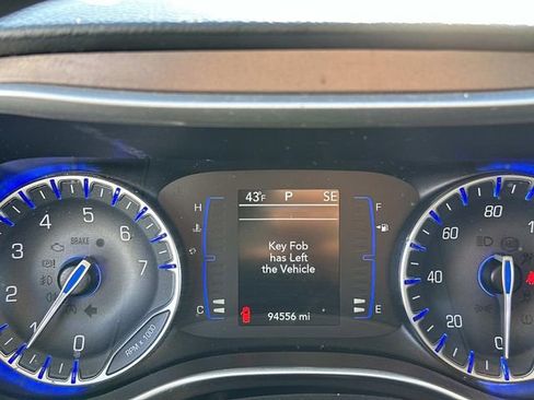 Certified 2019 Chrysler Pacifica Touring Plus image 28