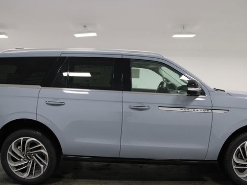 New 2026 Lincoln Navigator Reserve image 10