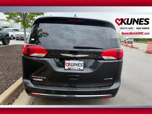 Used 2020 Chrysler Pacifica Limited FWD image 5
