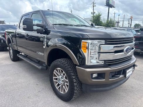 Used 2017 Ford F250 King Ranch w/ FX4 Off-Road Package AWD/4WD image 5