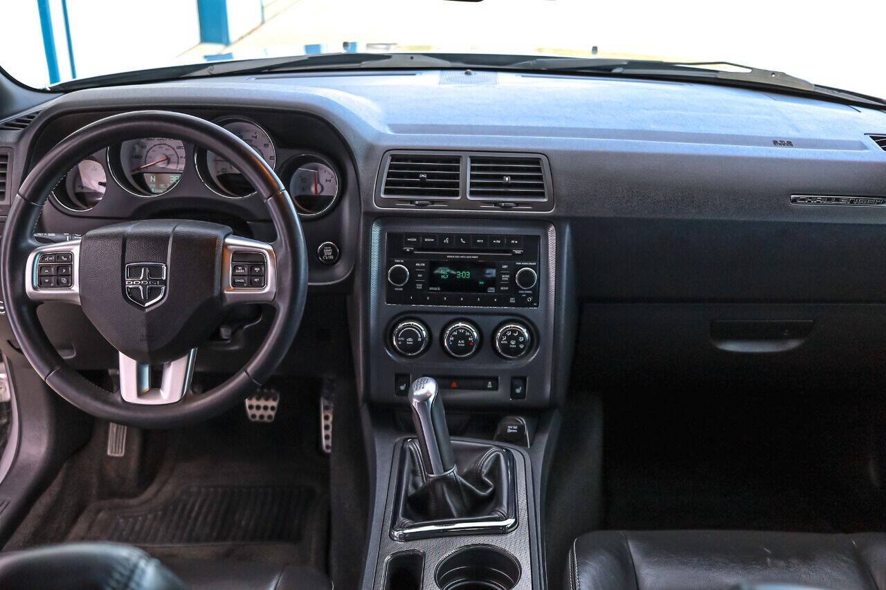 Used 2013 Dodge Challenger R/T Plus RWD image 22