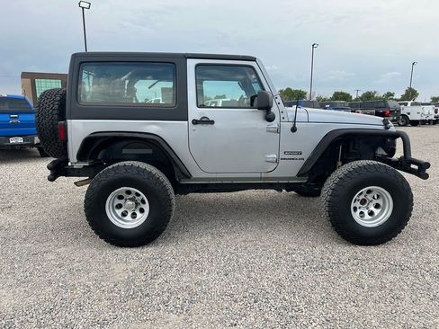 Used 2015 Jeep Wrangler Sport w/ Connectivity Group image 11