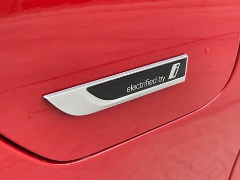 Used 2023 BMW 330e w/ Driving Assistance Package image 9