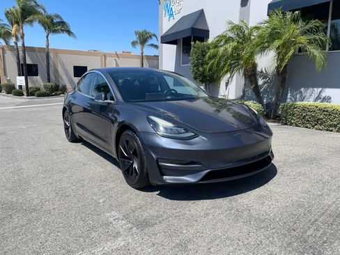 Used 2018 Tesla Model 3 Performance AWD/4WD image 3