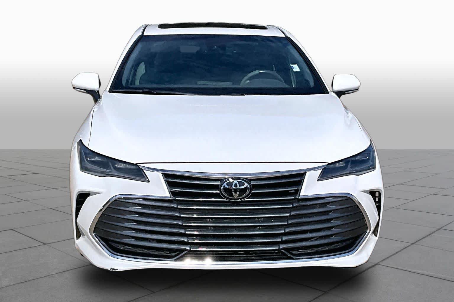 Used 2020 Toyota Avalon Limited FWD image 4