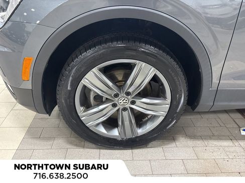 Used 2020 Volkswagen Tiguan SEL w/ 3rd Row Seat Package image 17
