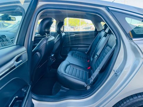 Used 2015 Ford Fusion SE w/ Equipment Group 202A FWD image 12