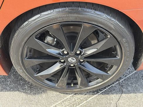 Certified 2021 Nissan Maxima SR w/ Sport Mat Group image 9