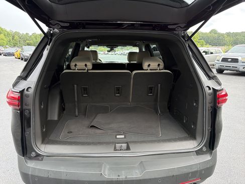 Used 2022 Chevrolet Traverse LS FWD image 19