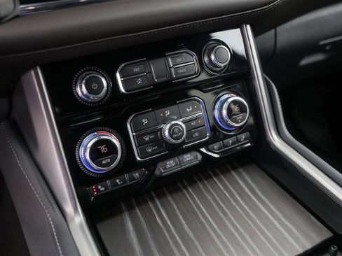 Used 2023 GMC Yukon XL Denali w/ Max Trailering Package image 18