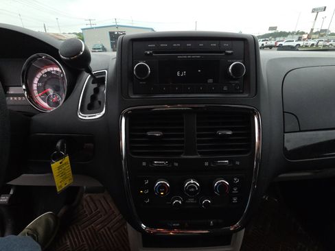Used 2014 Dodge Grand Caravan SE w/ Quick Order Package 29E SE FWD image 10