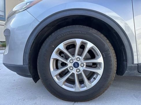 Used 2021 Ford Escape SE image 4