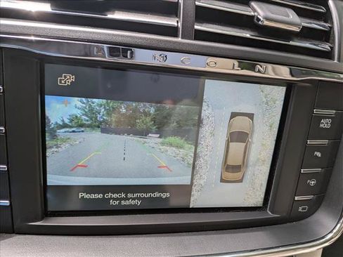 Used 2018 Lincoln Continental Reserve AWD/4WD image 38