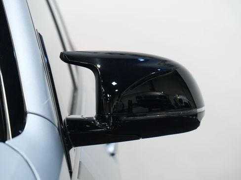 Used 2025 BMW X5 M Competition w/ Executive Package image 11