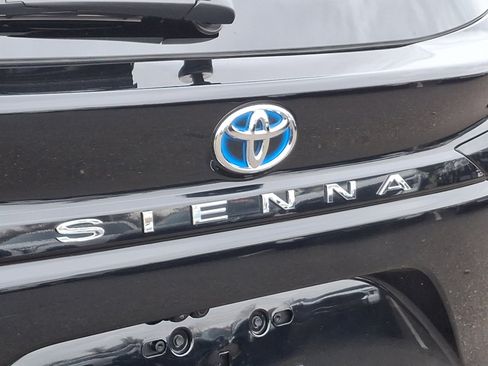 Certified 2024 Toyota Sienna Limited image 35