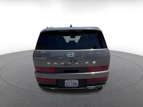 Used 2025 Hyundai Santa Fe SEL FWD image 10