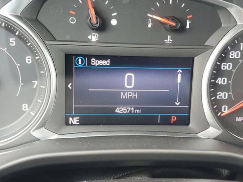 Certified 2022 GMC Acadia SLE w/ LPO, Cargo Package AWD/4WD image 22