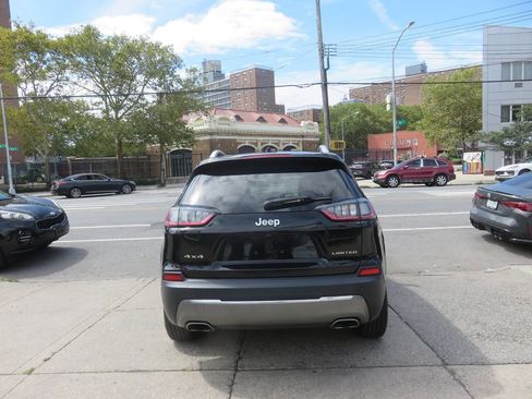 Used 2019 Jeep Cherokee Limited AWD/4WD image 8