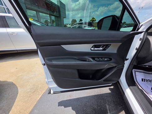 Certified 2025 Nissan Murano SL w/ Cargo Package AWD/4WD image 18