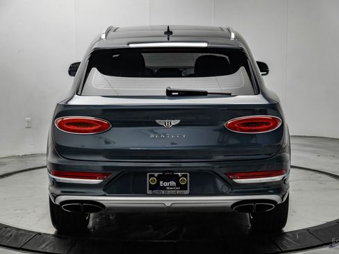 Used 2023 Bentley Bentayga Extended Wheelbase AWD/4WD image 13
