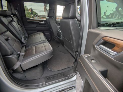 Used 2023 Chevrolet Silverado 1500 High Country w/ Z71 Off-Road Package AWD/4WD image 13