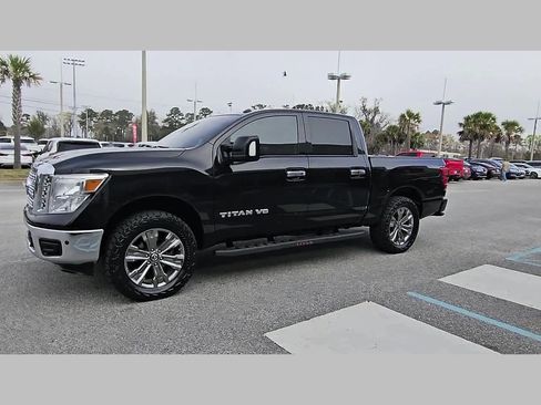 Used 2019 Nissan Titan SV w/ SV Convenience Package image 22