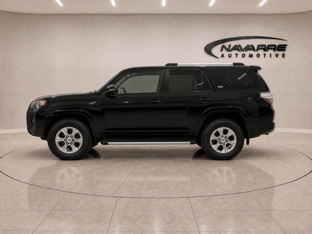 Used 2023 Toyota 4Runner SR5 Premium w/ Moonroof Package RWD image 4