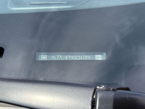 Used 2025 Chevrolet Trax LT image 28