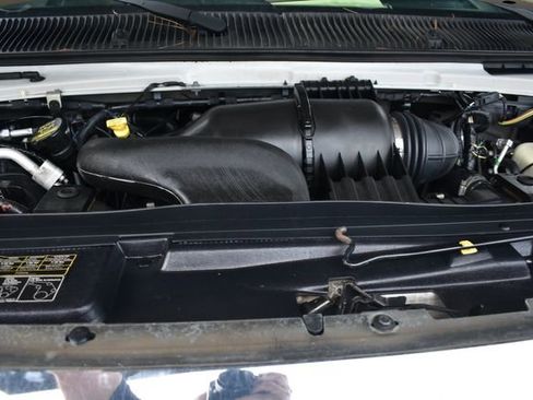 Used 2010 Ford E-450 and Econoline 450 Super Duty image 21