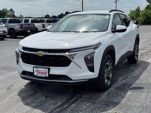 Used 2025 Chevrolet Trax LT w/ Driver Confidence Package FWD image 8