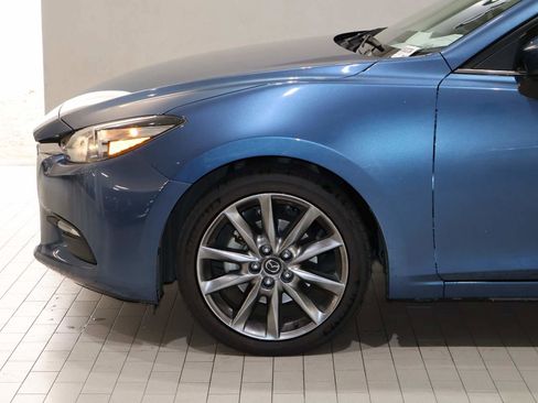 Used 2018 MAZDA MAZDA3 Touring FWD image 4