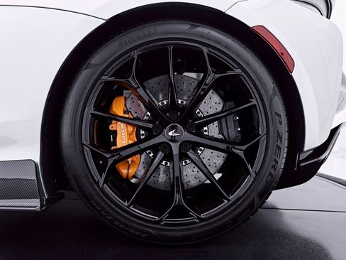Used 2023 McLaren Artura RWD image 40