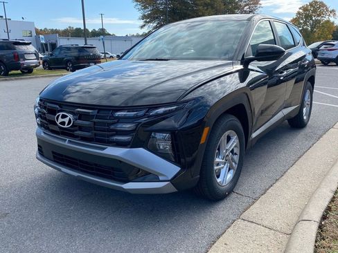 New 2026 Hyundai Tucson SE image 3