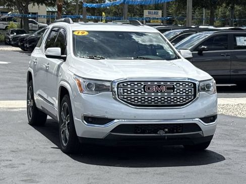 Used 2019 GMC Acadia Denali w/ Technology Package FWD image 3